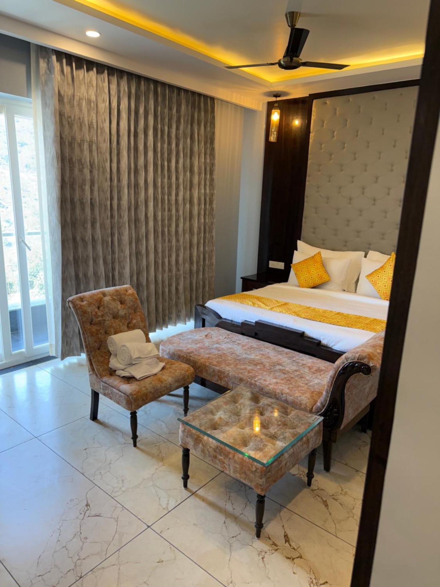 Hotel Sterling Kastoori Rudraprayāg Exterior foto